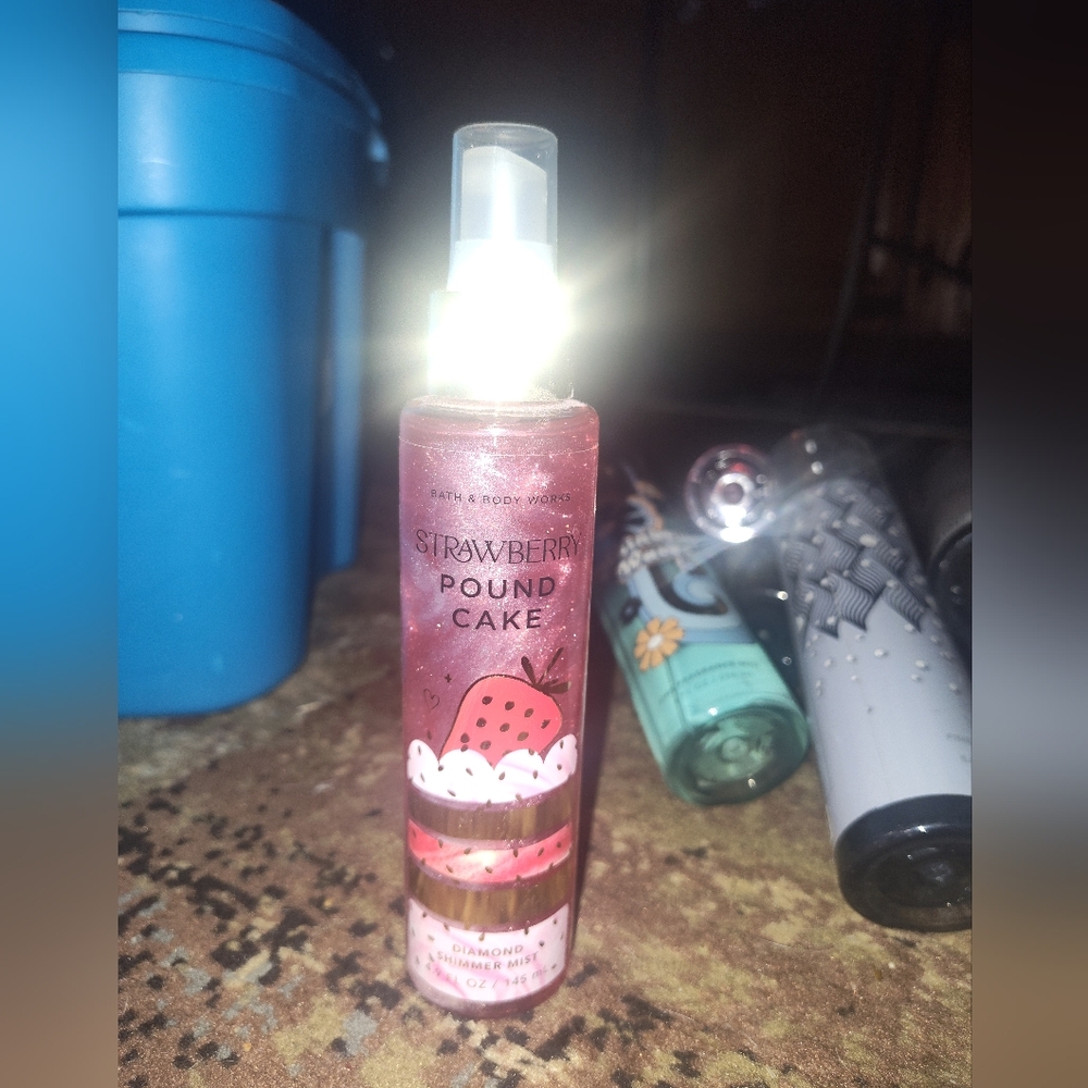 Strawberry Pound Cake Diamond Shimmer Body Mist ✨